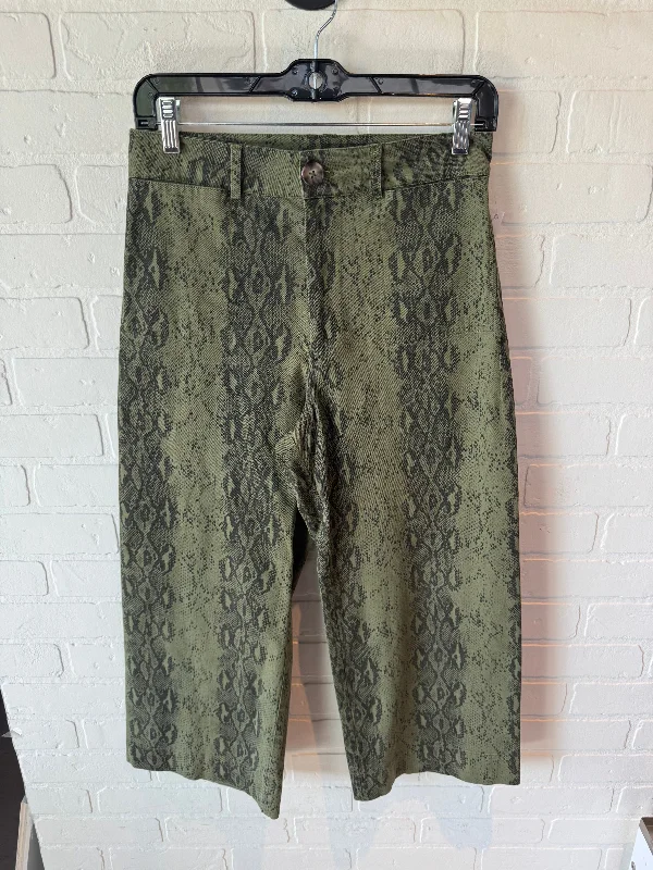 Casual khaki pants for weekend errand runs -Pants Cropped By Cmc In Black & Green, Size: 4