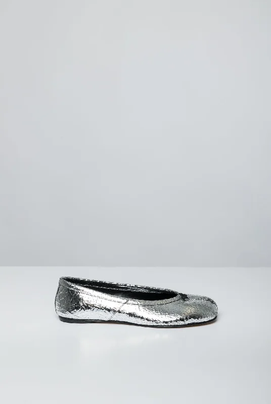 Capri Jeans for Beach Style -Maison Margiela Tabi Ballerina in Silver