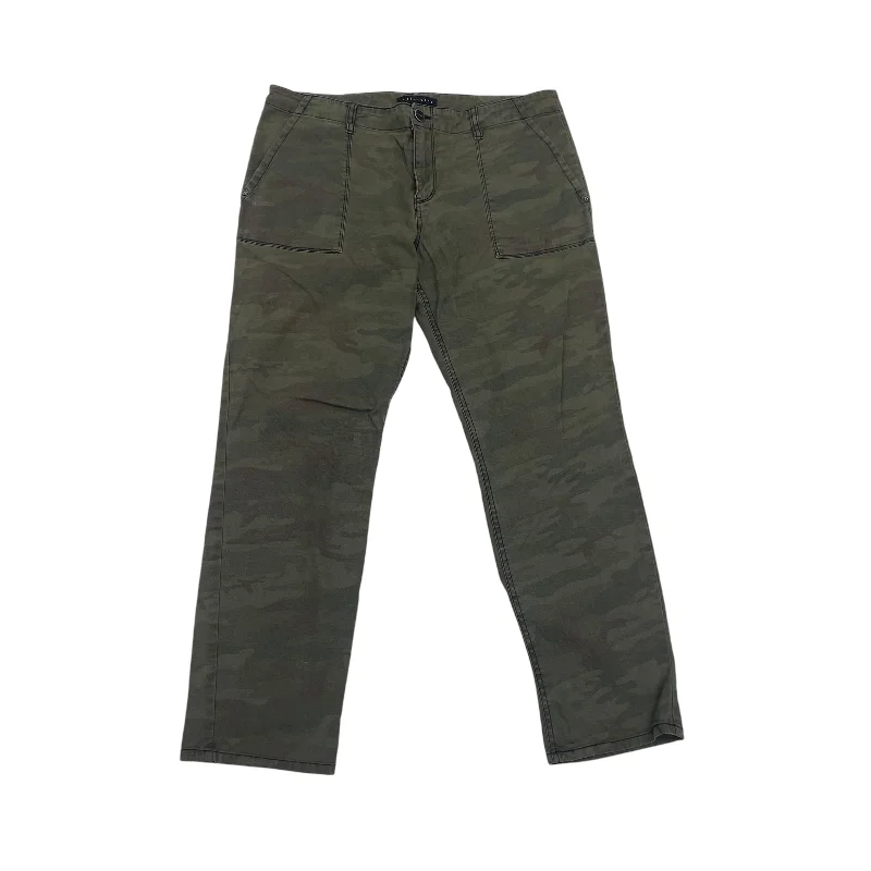 Casual khaki pants for weekend errand runs -Pants Cargo & Utility By Sanctuary In Camouflage Print, Size:12