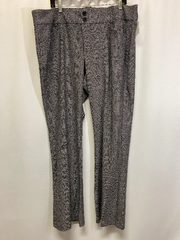 Soft pajama pants for ultimate bedtime comfort -Pants Dress By Torrid In Black & White, Size: 20