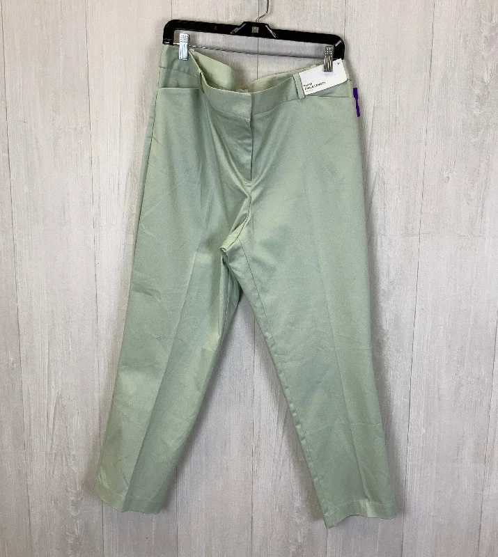 Versatile black pants for any occasion pairing -Pants Cropped By Liz Claiborne In Green, Size: 16