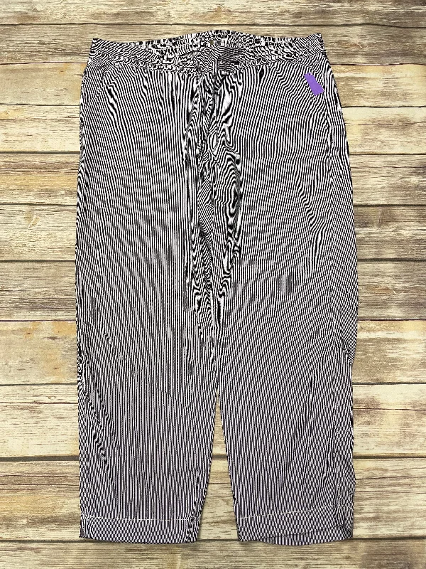 Camouflage cargo pants for hunting trip needs -Pants Cropped By Gap In Striped Pattern, Size: Xl