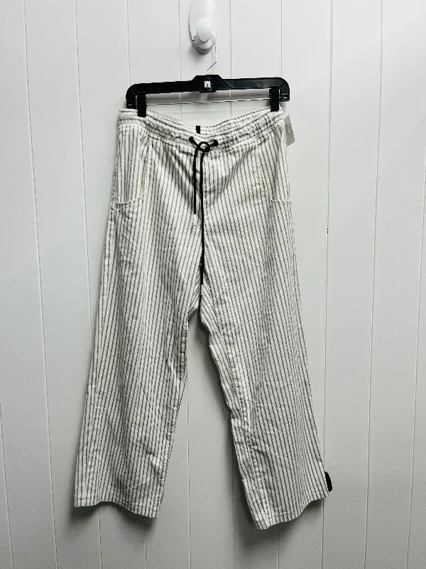 Bold plaid pants for eye-catching style choices -PANTS CROPPED ASKK NY in GREY & WHITE, Size: 2