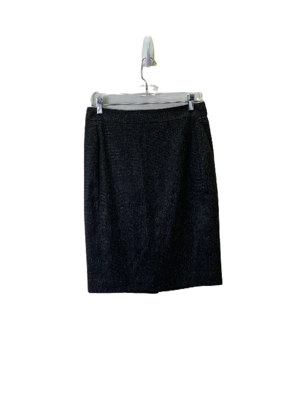 Wrap skirts for adjustable stylish fit -SKIRT MINI & SHORT ANN TAYLOR in BLACK, Size: 4