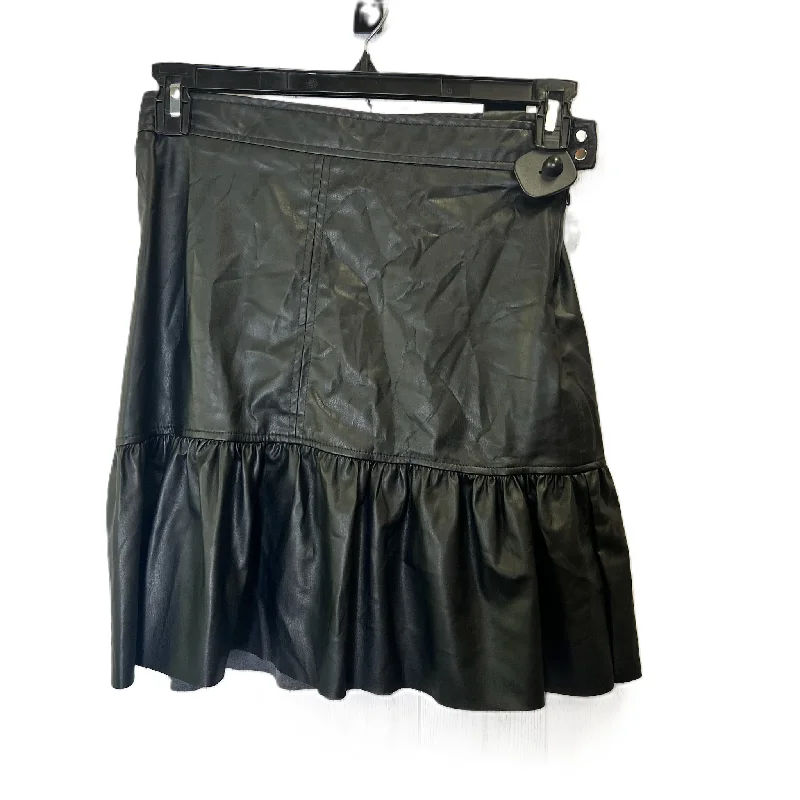 Stretch skirts for curvy figure flattery -Skirt Mini & Short By H&m In Black, Size: 6