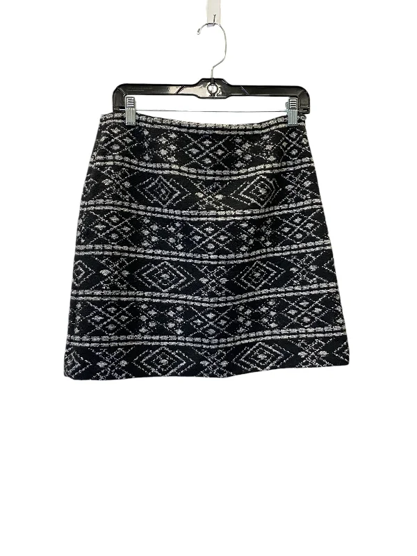 Bold floral skirts for vibrant spring fashion -Skirt Mini & Short By Loft In Black & White, Size: 6