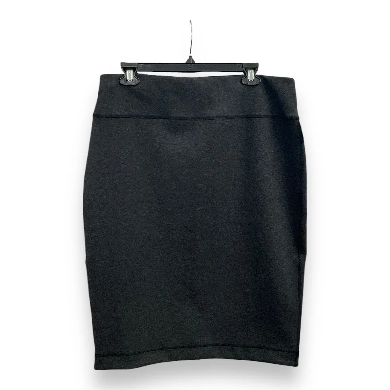 Vintage skirts for retro-inspired fashion vibes -Skirt Mini & Short By Express In Grey, Size: L