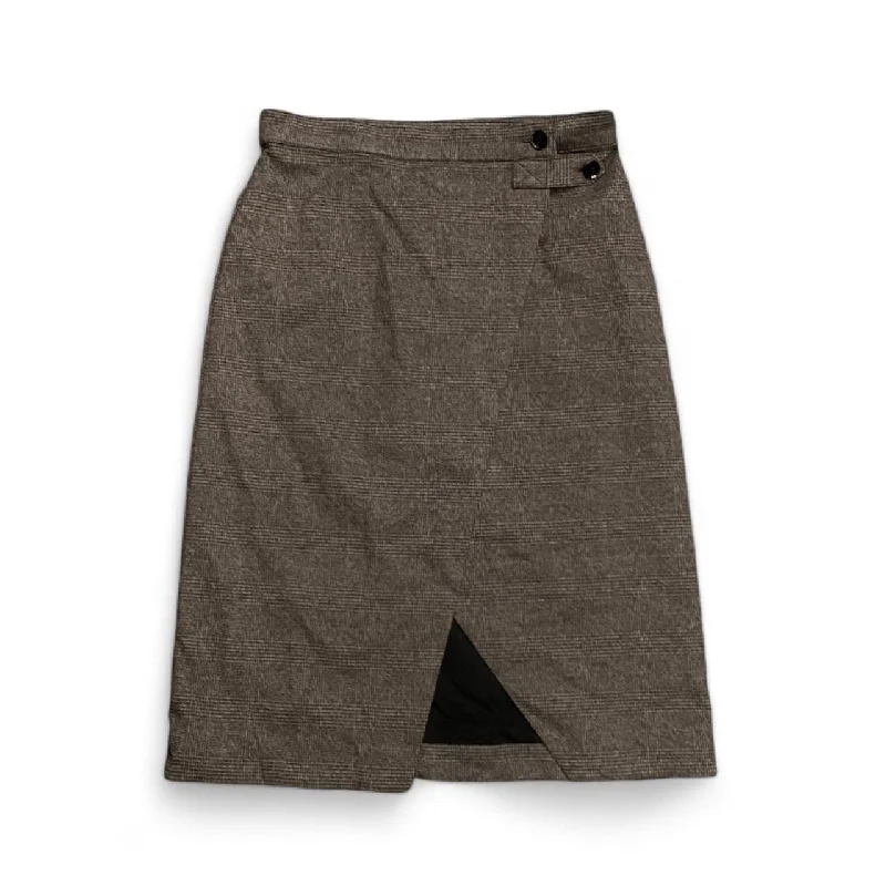 Durable skirts for active lifestyle needs -Skirt Midi By Banana Republic In Tan, Size: 6