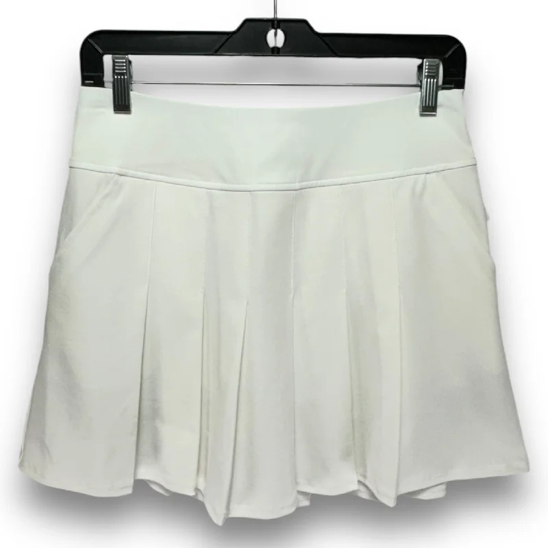 Durable skirts with reinforced seam strength -Frazer Skort UPF 50+  Designer By Lilly Pulitzer In White, Size: 2