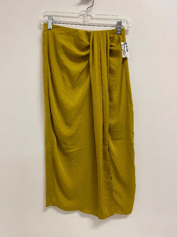 Casual skirts for relaxed weekend lounging -Skirt Midi By Cache In Yellow, Size: 2