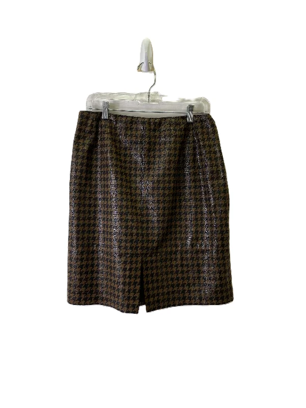 Trendy skirts with bold plaid patterns -Skirt Mini & Short By Harve Bernard In Black & Brown, Size: 10