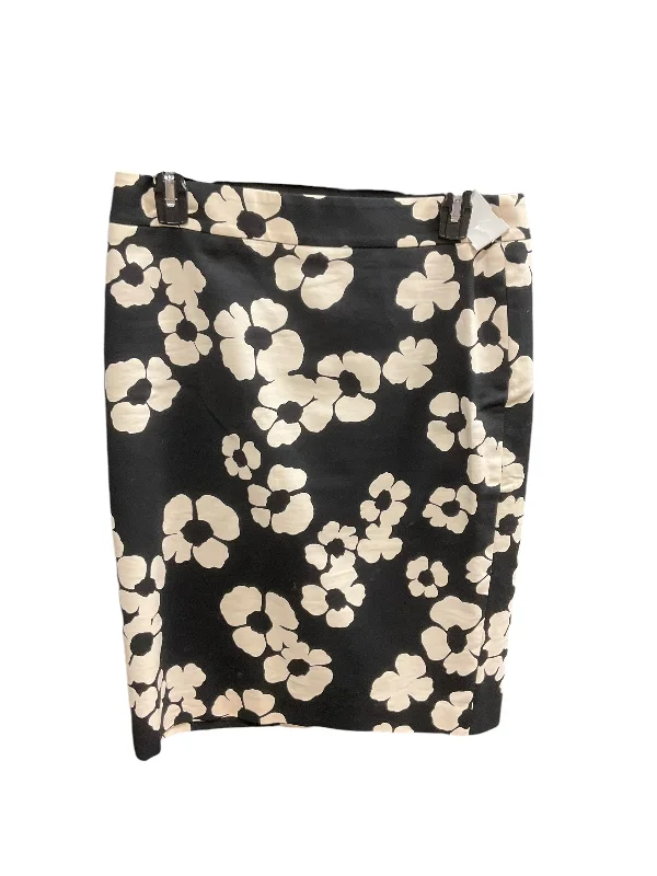 Lightweight skirts for warm weather comfort -Skirt Mini & Short By Loft In Black & Tan, Size: S