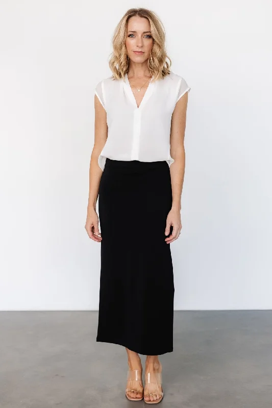 Flowy chiffon skirts for romantic summer days -Pembroke Pencil Skirt | Black