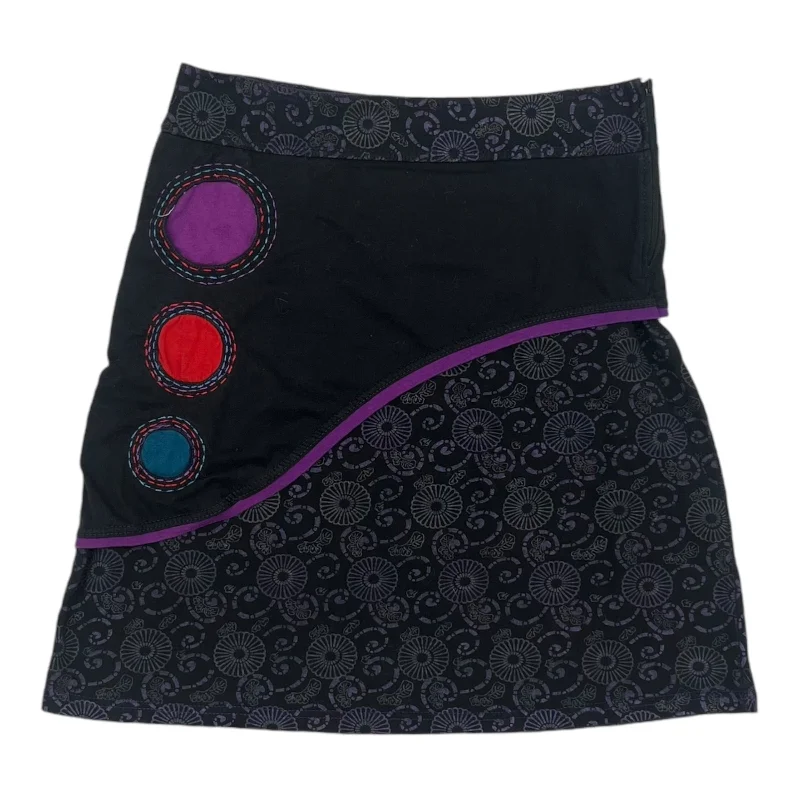 Stretch skirts for curvy figure flattery -Skirt Mini & Short By Clothes Mentor In Black, Size:L