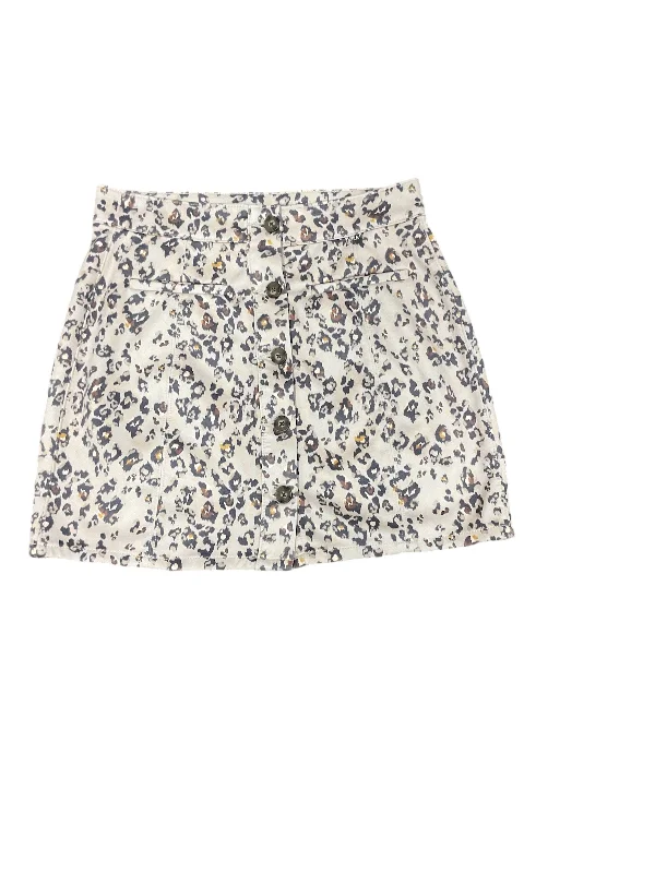 Designer mini skirts for high-end appeal -Skirt Mini & Short By Maurices In Animal Print, Size: 12