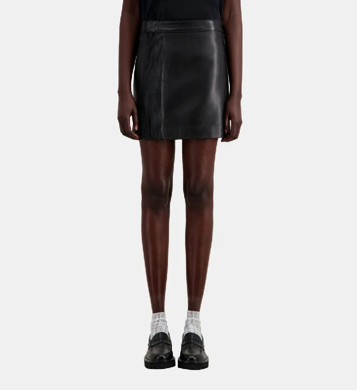 Designer pencil skirts for sharp professional looks -Short Leather Skirt With Zip And Pintuck Details