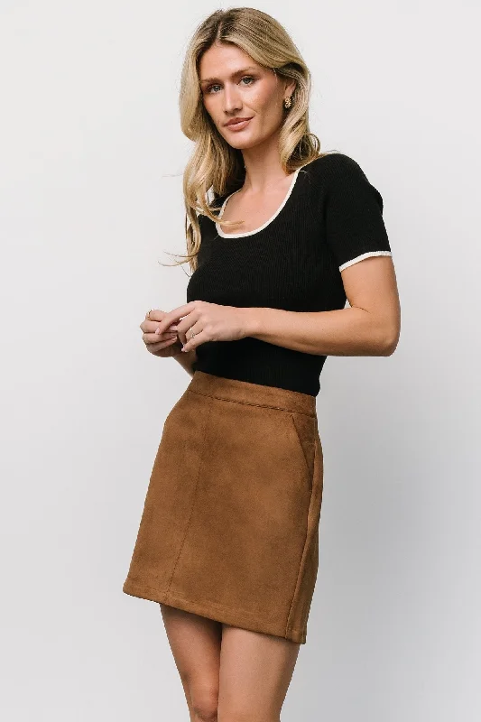 Designer maxi skirts for upscale bohemian flair -Rylan Faux Suede Short Skirt | Caramel